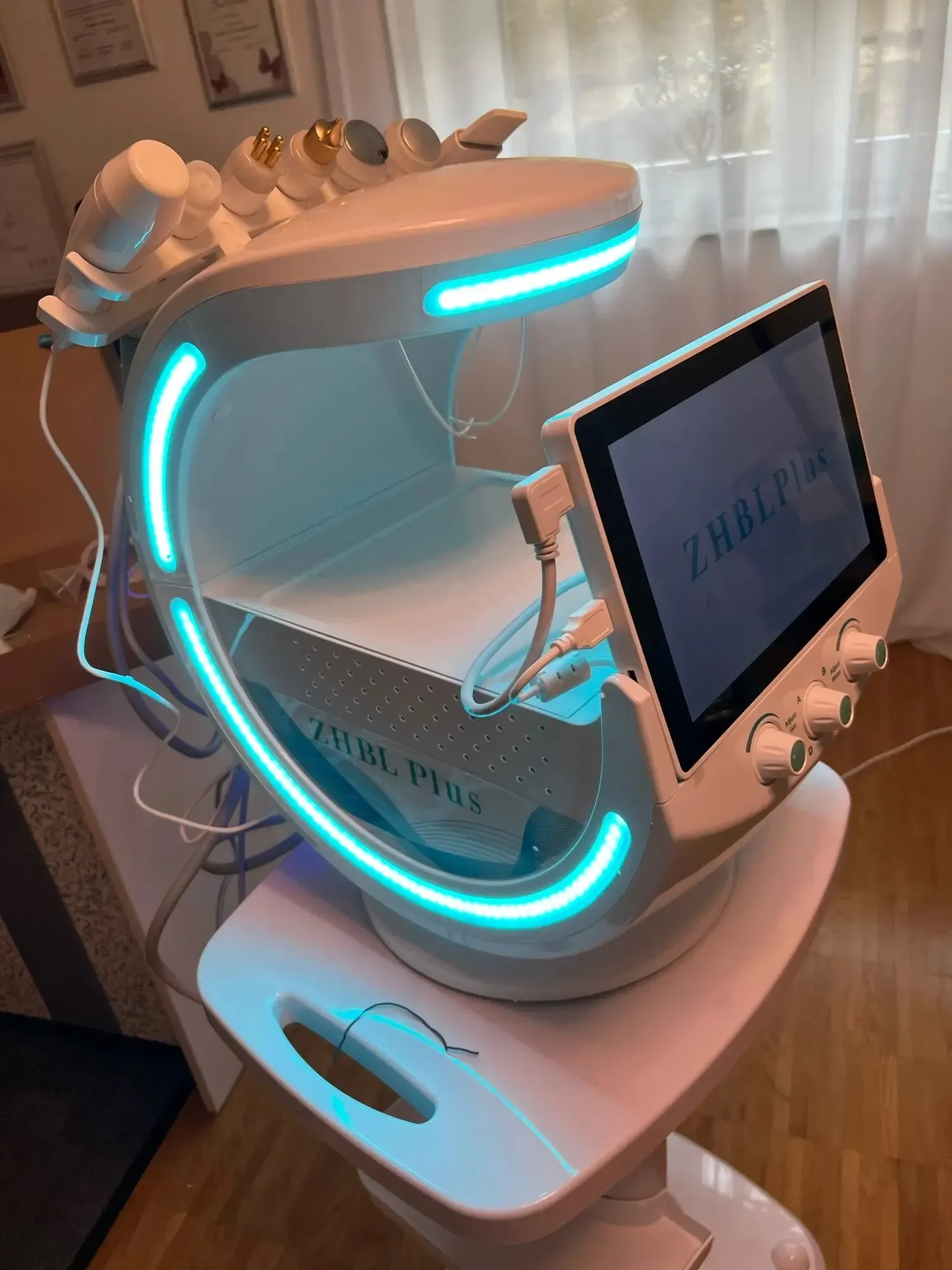 Nuova macchina di bellezza 7 i - Hydro Facial Machine 7 In 1 recensione e prezzo